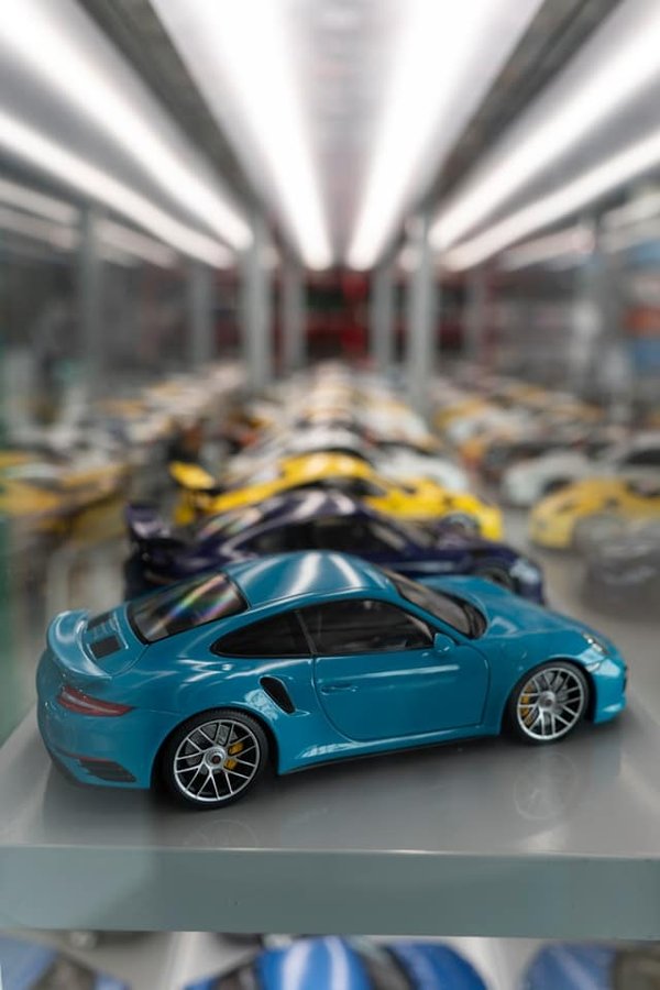 Quels sont les avantages de la mise en place d'un ERP pour une entreprise de fabrication de jouets ?