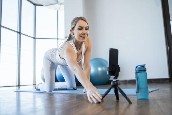 Quelles stratégies de marketing vidéo peuvent utiliser les boutiques de produits artisanaux pour augmenter leur visibilité en ligne ?