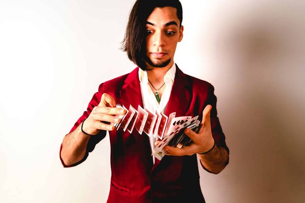 Magicien lyon événements d'entreprise : émerveillez vos invités